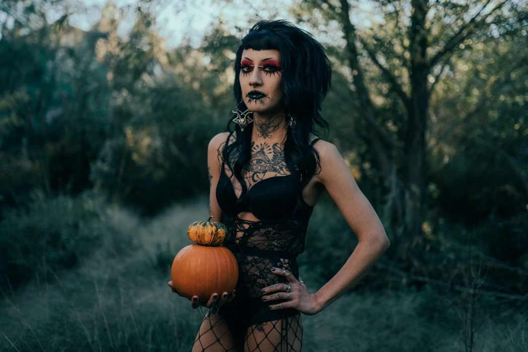 Creative portrait photographed by Heretic Photo